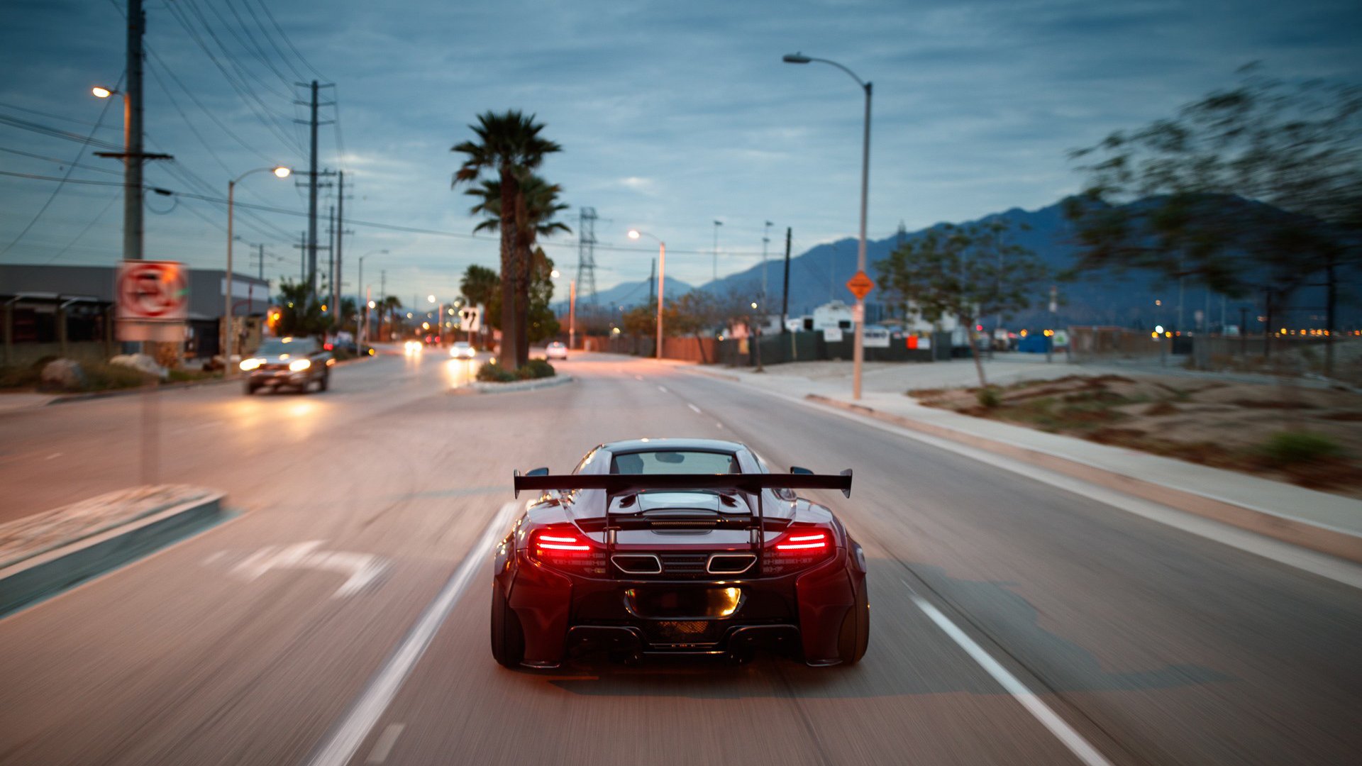 开云体育在线赛事直播-“德甲争冠集团逐步成型，领先球队稳步向前”，德甲冠军时不时来群里看看