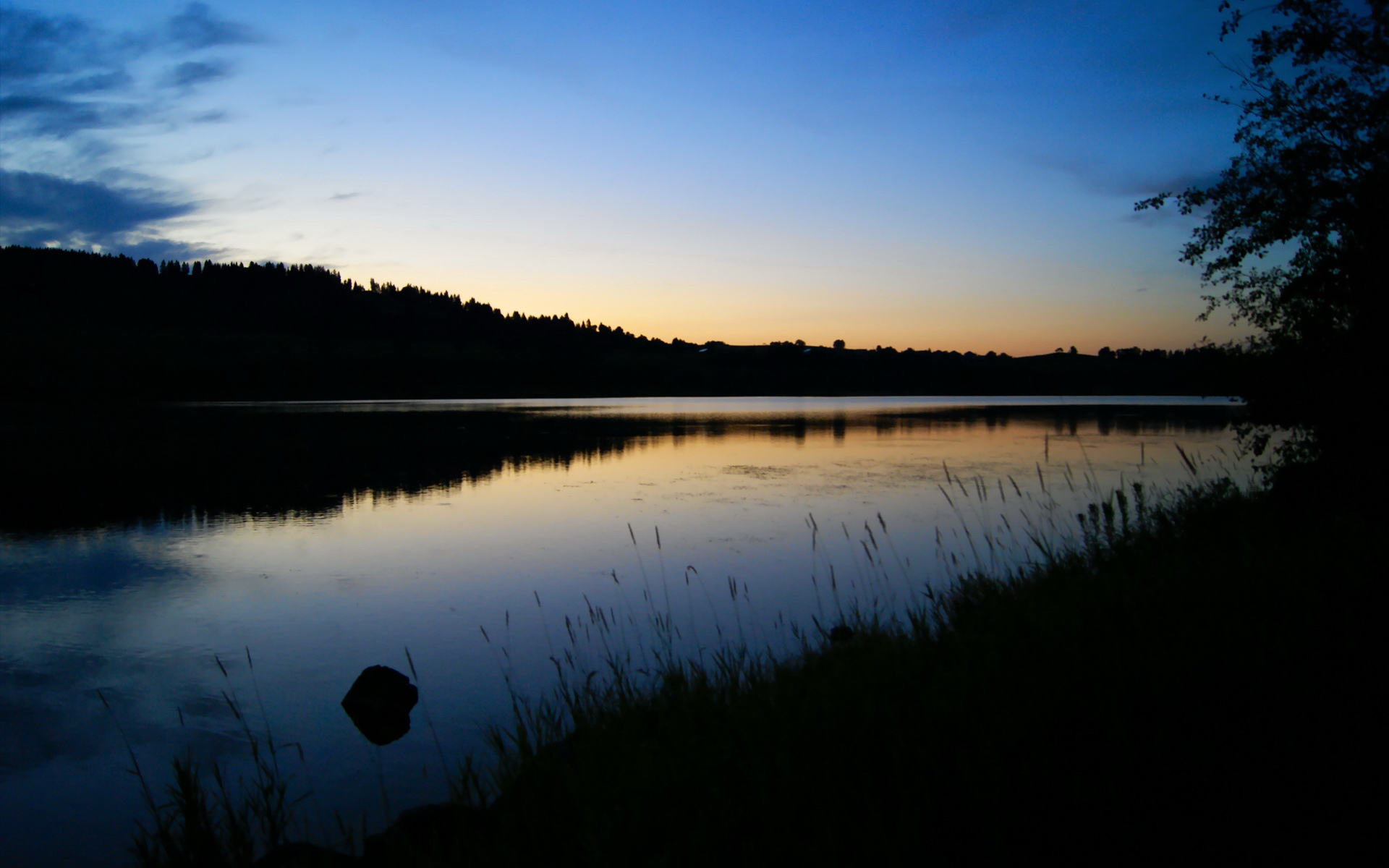 开云·体育官网APP下载-“球场内外：运动员的多彩生活展开”，运动员在球场训练形容词